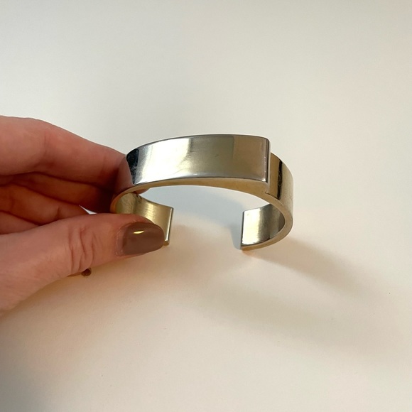 Bracelets - Picture 4 of 12